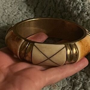 Elegant Gold and Cream Women's Bracelet